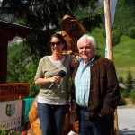 Jasmin mit Franz Zraunig beim Wander-Startplatz in Hüttschlag