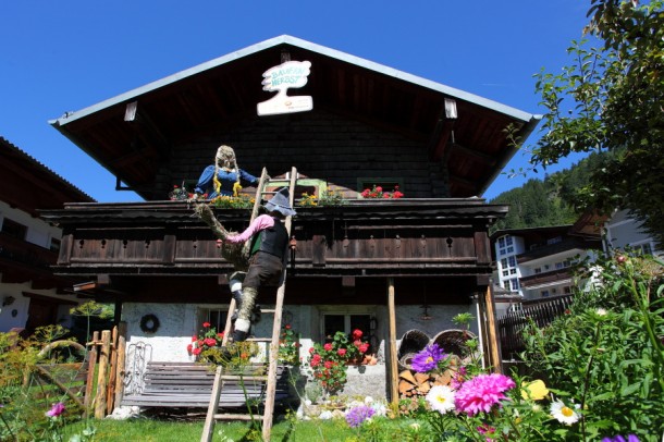 Bauernherbst-Deko beim Kreuzberghof in Großarl