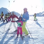 Christine Aichhorn, Armin Assinger und Anna beim Kinderareal