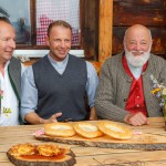 Sepp mit Pfarrer Richard Wayringer und dessen Bruder Johann