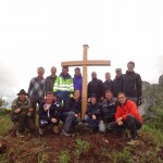 Das Kreuz steht - es ist geschafft