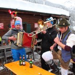 Stimmung, Tanz und Spaß bei der Zapfenbar