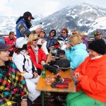 Stimmung, Tanz und Spaß bei der Zapfenbar