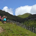 Weg zum Draugsteintörl - hier aus dem Bild knapp rechts hinausgerutscht ist das Draugsteintörl, links davon die etwas höhere Erhebung ist der Scheibenkopf