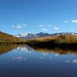 Kleine unbenannte Lacke am Grat. Gipfel v.l.n.r: Hochalmspitz, Keeskogel, Ankogel, Tischlerkarspitz