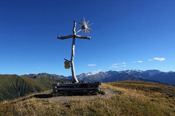 Symbolträchtiges Kreuz auf der Filzmooshöhe