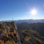 Der Draugstein-Gipfel ist extrem ausgesetzt. Besonders imposant seine steil abfallende Nordwand