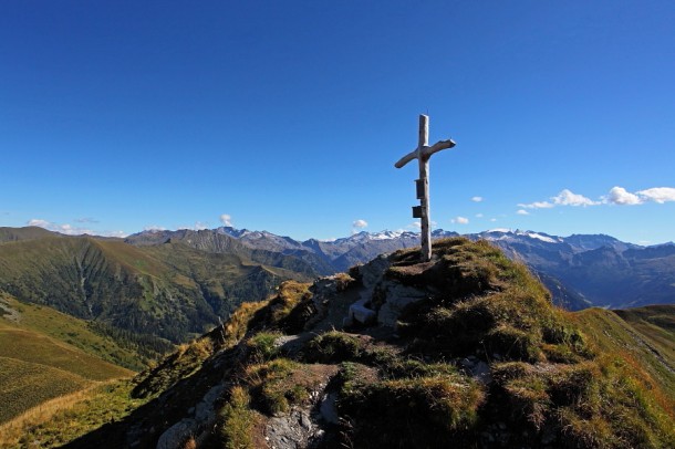 Filzmooshörndl, dahinter die Hohen Tauern