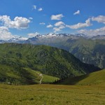 Blick hinab in die Glettnalm, darüber der Keeskogel