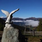 Vormittags an der Loosbühelalm. Nebelfetzen hängen noch im Tal.