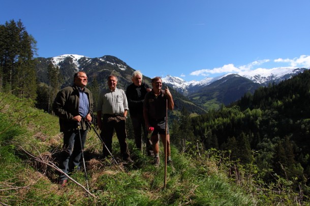 Wanderweg-Begehung alter Hubalmsteig, v.l.n.r: Rupert Gschwandtl, Robert Schilcher (ÖBF), Franz Zraunig, Hias Laireiter