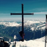 Das Kreuz des Keeskogel auf 2.886 m mit Blick zum Großarltal