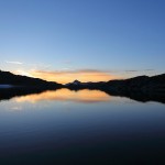Über den Oberen Schwarzhornsee schweift der Blick zum Hafner