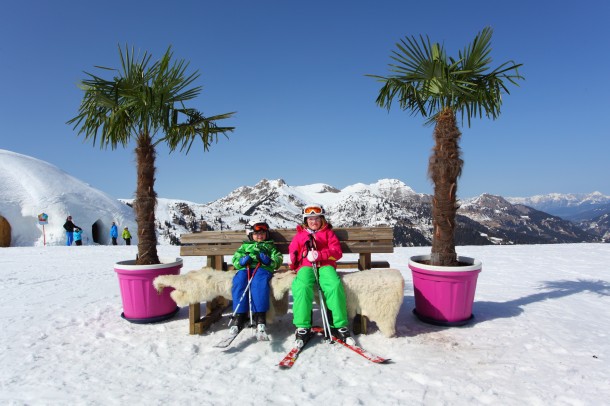 März 2014: Rast meiner Kinder Christina und Tomi bei einem herrlichen Skitag