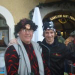 Toni vom Hotel Post mit Peter haben die Bar im Griff