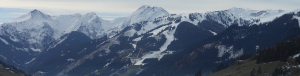 Auf den Bergen des Großarltals bereits Schnee Ende Oktober - links der Frauenkogel, rechts unser Skigebiet Auf den Bergen des Großarltals bereits Schnee Ende Oktober - links der Frauenkogel, rechts unser Skigebiet