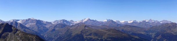 Die wichtigsten Gipfel v.l.n.r.: Schareck, Sonnblick, Hocharn, Großglockner, Wiesbachhorn 
