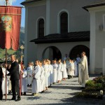 Abmarsch an der Pfarrkirche vor der Messeer Pfarrkirche