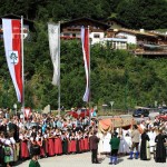 Prozession - Station vor dem Mehrzweck-/Vereinshaus