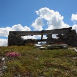 Oben am Grat zwischen Kreealmtal und Schödertal steht die Ruine des Schöder-Wachthauses