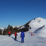 Am Weg zur Sennleit´n-Einfahrt kommen uns die ersten "regulären" Skifahrer unter