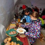 Reichliches Frühstücksbuffet im Schnee-Iglu