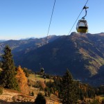 Blick ins Tal - das Ortszentrum liegt noch im Schatten