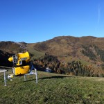 Selbst die Schneekanone passt nun farblich irgendwie gut ins Landschaftsbild