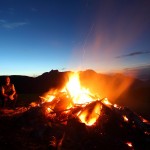 Das Feuer wärmt - die Idylle ist schier unendlich