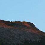 Letzte Sonnenstrahlen beleuchten die Gabel (= Kitzstein)