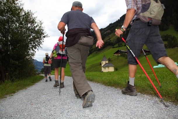 Wanderer am Kapellen-Wanderweg