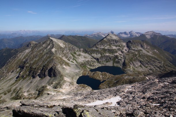 Blick vom Weinschnabel zu den beiden Schwarzseen