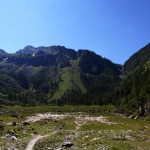 Das Becken des Schödersees, leer bis auf eine kleine Lacke